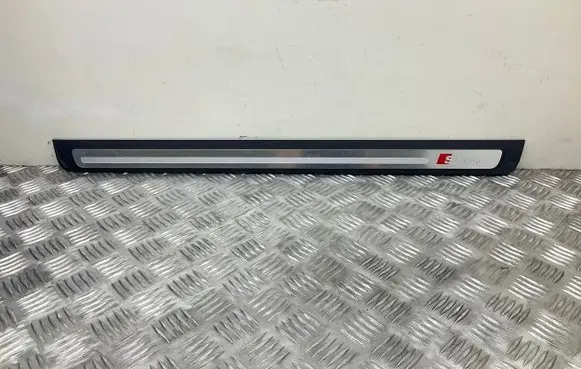 Audi A5 8T 8F Front sill trim cover 8T0853373