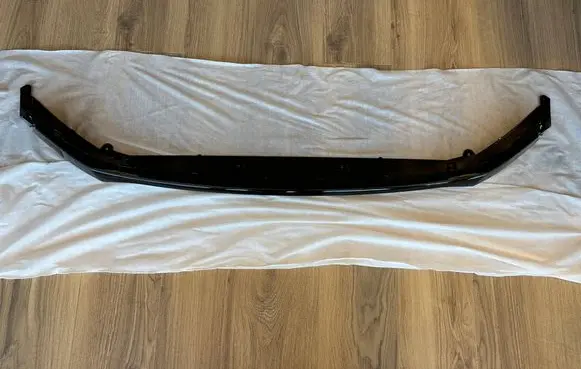 Front bumper lip