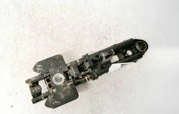 Audi Q3 8U Seat belt adjustment rail 