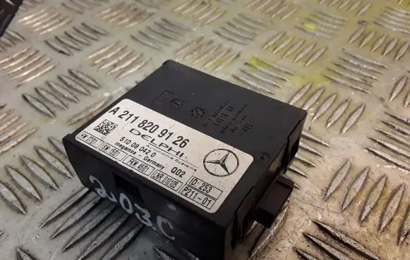 Mercedes-Benz E W211 Alarm control unit/module 2118209126 A2118209126