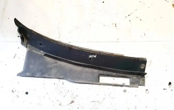 Volkswagen Golf III Wiper trim 1h1819416