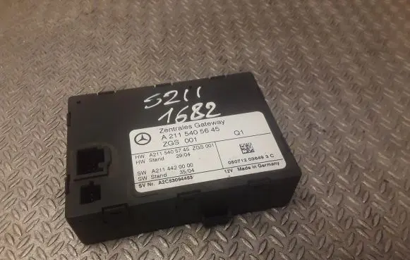 Mercedes-Benz E W211 Gateway control module 2115405645 A2115405645
