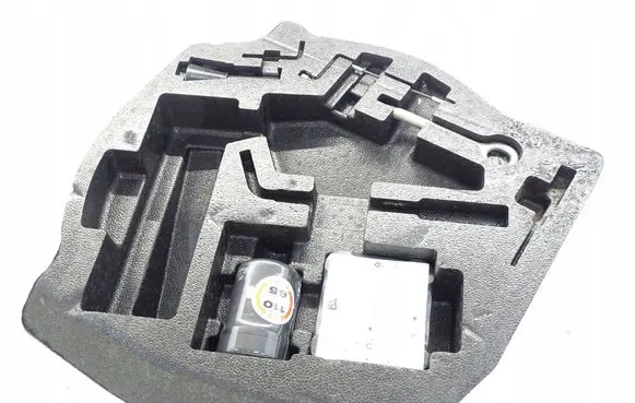 Maserati Ghibli Tool box 670031774
