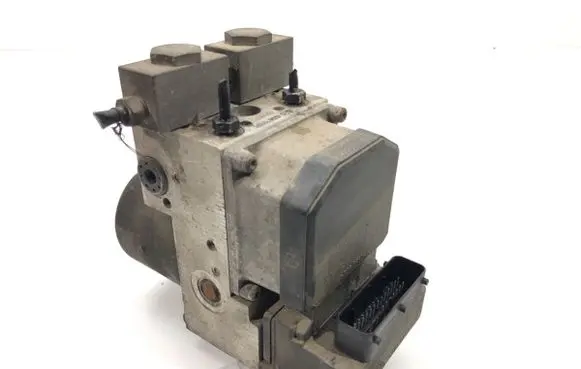 Volkswagen PASSAT B5 ABS Pump 8E0614111P