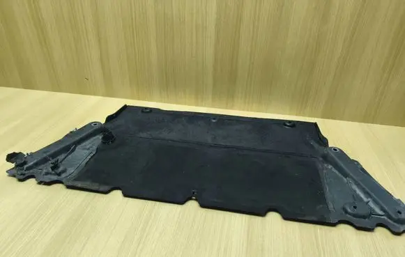 Audi A4 S4 B9 8W Engine splash shield/under tray 8W0863821F