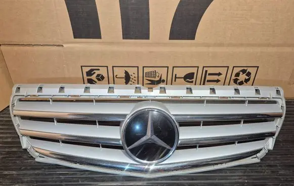Mercedes-Benz B W246 W242 Front bumper upper radiator grill A2468880160 A1648880411