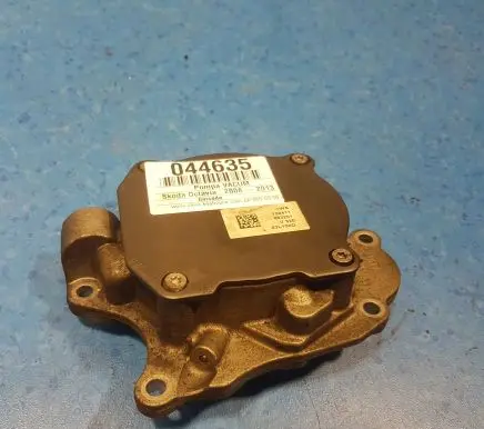 Skoda Octavia Mk2 (1Z) Vacuum pump 03l100D