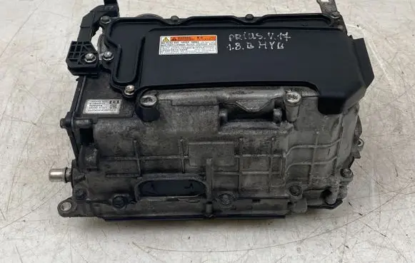 Toyota Prius+ (ZVW40) Voltage converter inverter G920147060 G920047221