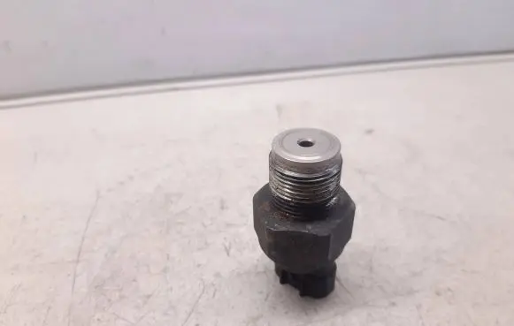 Fuel pressure sensor