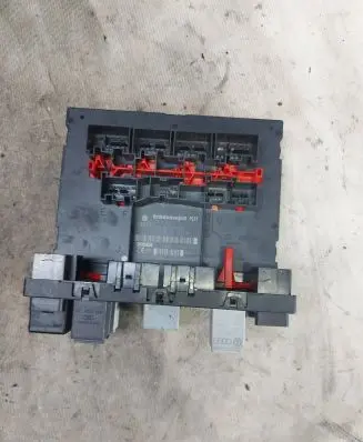 Volkswagen Touran I Comfort/convenience module 1K0937049L F005V00459 H29S0701