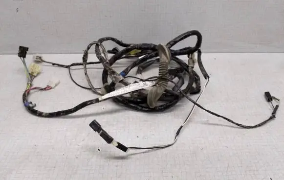 Subaru Legacy Tailgate/trunk wiring harness 81812AE050 0136091121