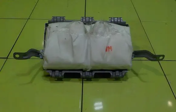 Toyota iQ Passenger airbag 
