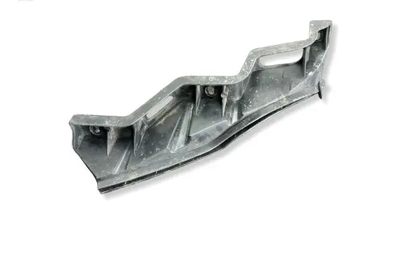 Volkswagen PASSAT B6 Front bumper mounting bracket 3C0807890