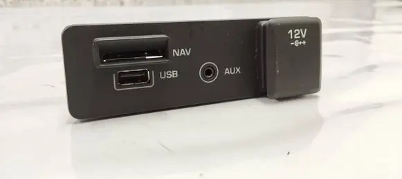 Land Rover Discovery Sport USB socket connector Fk7219c166bd