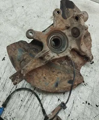 BMW X5 E53 Front wheel hub spindle knuckle