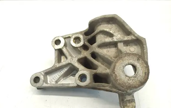 Peugeot 407 Engine mounting bracket 9645161180