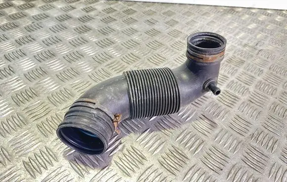 Volkswagen Fox Air intake hose/pipe 6Y0129684