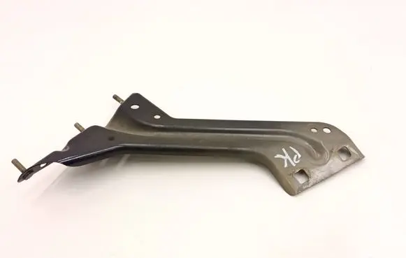Audi Q5 SQ5 Fender mounting bracket 8R0821135