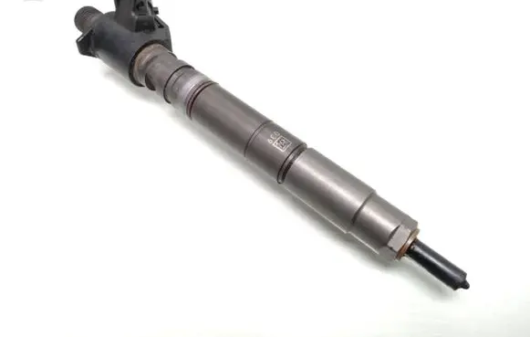 Volvo XC70 Fuel injector 31272690 0445116016