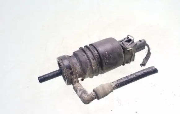 Opel Vectra C Windscreen/windshield washer pump 