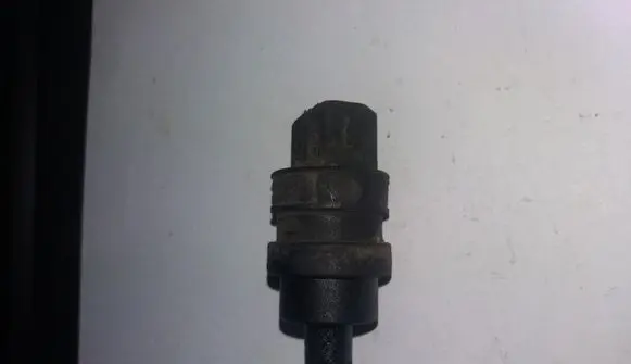 Audi A4 S4 B5 8D Coolant temperature sensor 859919501