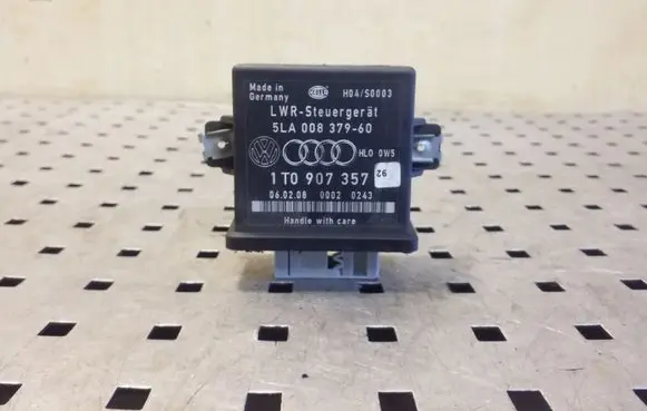 Skoda Octavia Mk2 (1Z) Light module LCM 1T0907357 5LA00837960