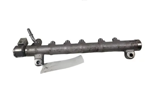 Volvo V60 Fuel main line pipe 31303612