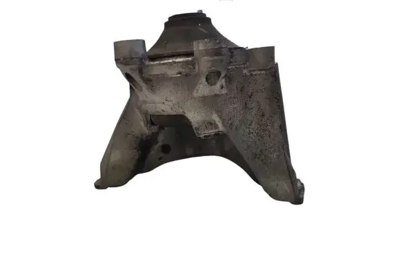 Honda CR-V Engine mount bracket