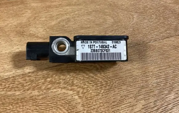 Ford Mondeo Mk III Airbag deployment crash/impact sensor 1S7T14B342AC