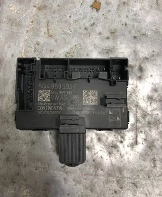 Volkswagen Golf VII Door control unit/module 5Q4959393FBILI 5Q4959393F