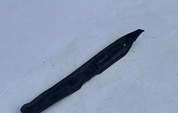 Volkswagen Polo V 6R Fender end trim 6R0821111B