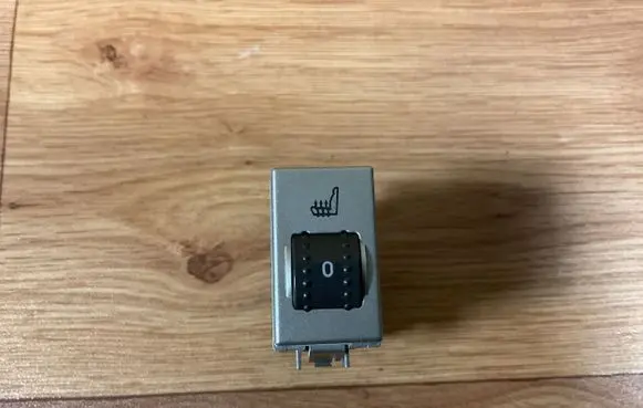 Ford Focus Seat heating switch 8V4T19K314AA