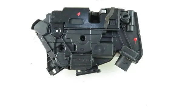 Volkswagen PASSAT CC Rear door lock 5N0839015G