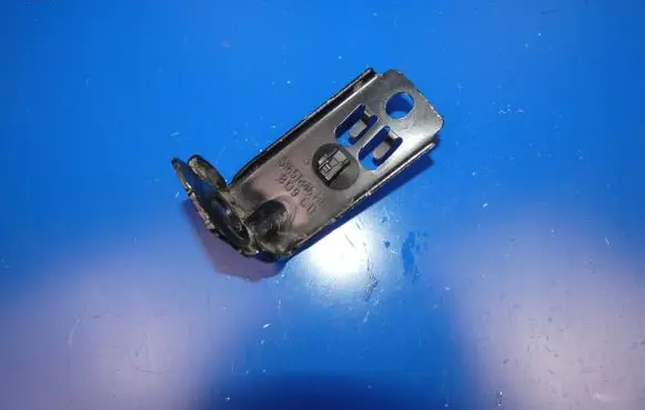 Volvo V60 Fender mounting bracket 31651846 BQ9CD