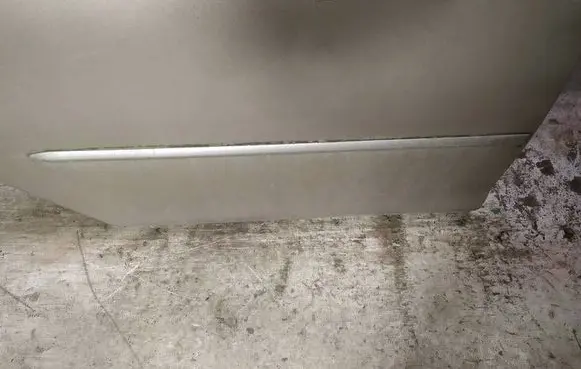 Rear door trim (molding)