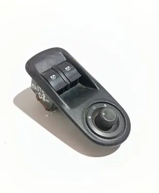 Renault Master II Electric window control switch 8200206602