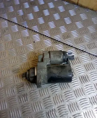Volkswagen Golf V Starter motor 02T911023M