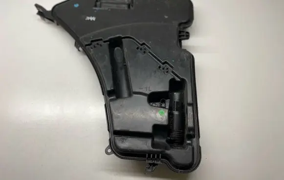 BMW 7 G11 G12 Windshield washer fluid reservoir/tank 7377035 61667377035