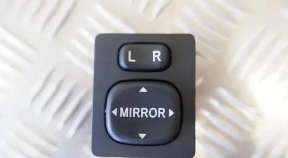 Toyota Prius (XW30) Wing mirror switch 8487034010