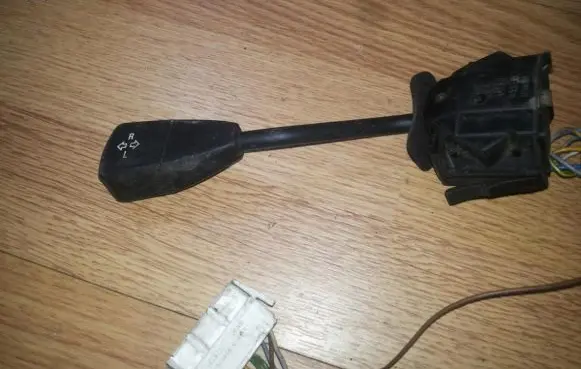 BMW 5 E34 Indicator stalk