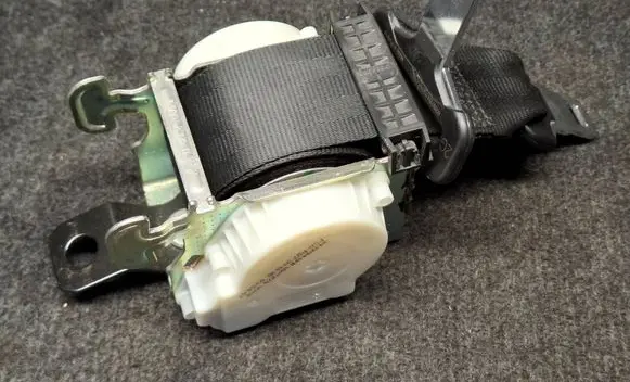 Citroen Berlingo Middle seatbelt (rear) 98172319XX