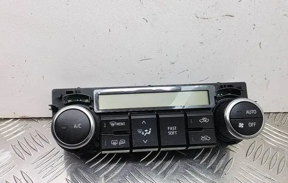 Toyota Auris E180 Climate control unit 5590002800