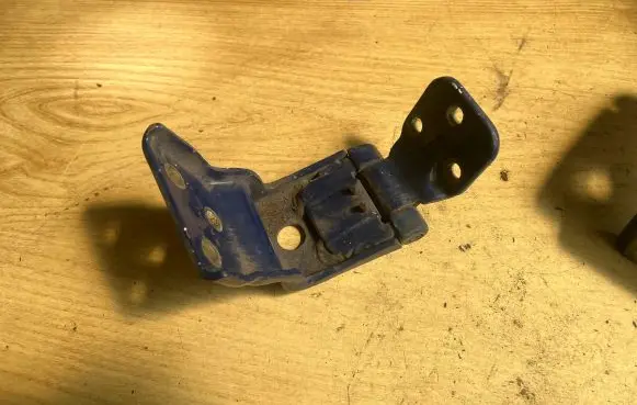 Mercedes-Benz Vito Viano W639 Loading door upper hinge A6397400337