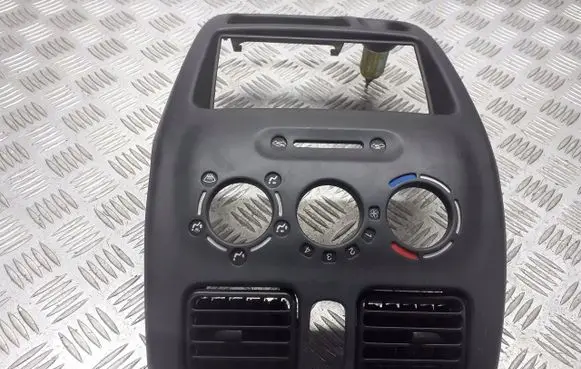 Suzuki Wagon R+ Radio/GPS head unit trim 73861-83E10