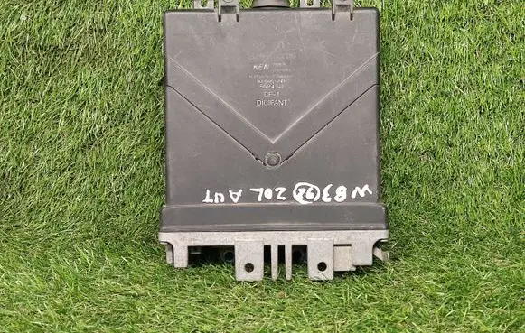 Volkswagen PASSAT B3 Engine control unit/module ECU 037906022DG 5WP4045