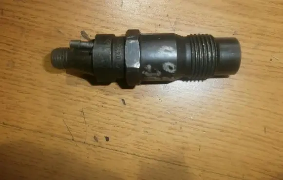 Fuel injector