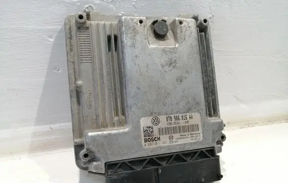Volkswagen Touareg I Engine control unit/module 070906016AA 0281011481