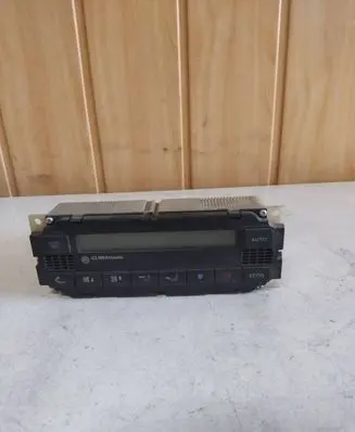 Volkswagen Golf IV Climate control unit 3B1907044A 5HB00761702