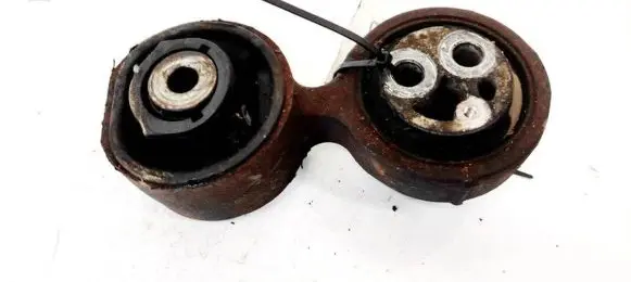 Honda Accord Engine mount bracket