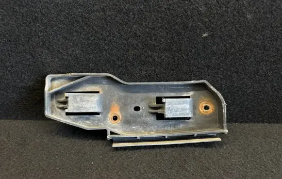 Volkswagen PASSAT B5.5 Front bumper mounting bracket 3B0807184E